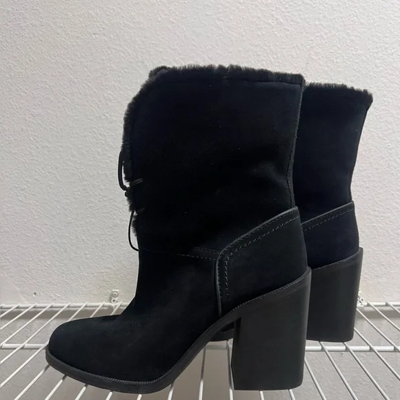 Ugg Jerene Booties used in great shape size 9 - Picture 7 of 11